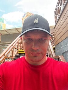 Руслан Хозиков - основатель Promo-Herb.com